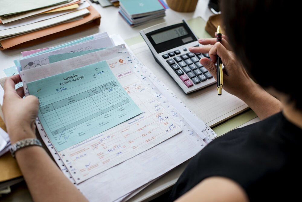 How To Choose The Right Outsourced Accounting Administrator For Your Business?